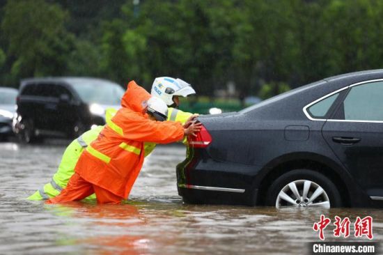 强降水侵袭赣北 鄱阳湖可能发生警戒左右洪水