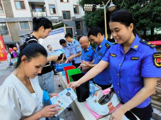 江西安远：浓情佳节话中秋，垃圾分类绿色行